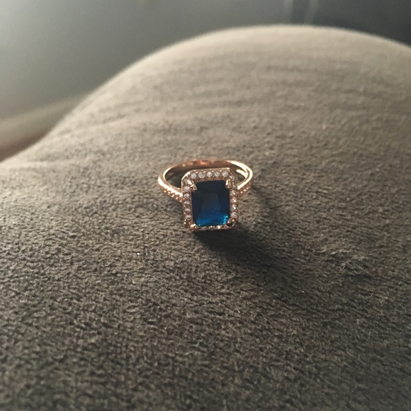 Rose Gold Square Blue CZ Stone Accent Ring - Picture 5 of 6